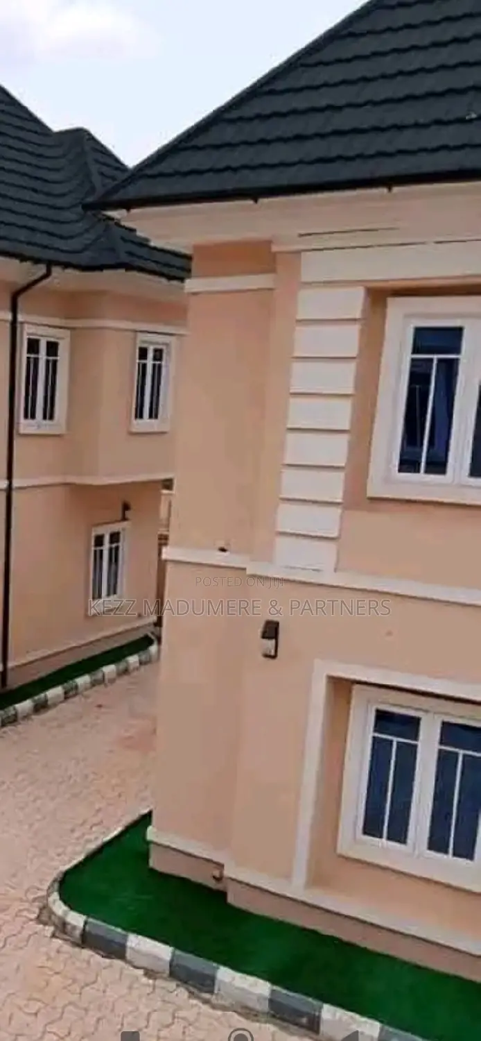 5bdrm Duplex in New Owerri , Imo for sale in Owerri