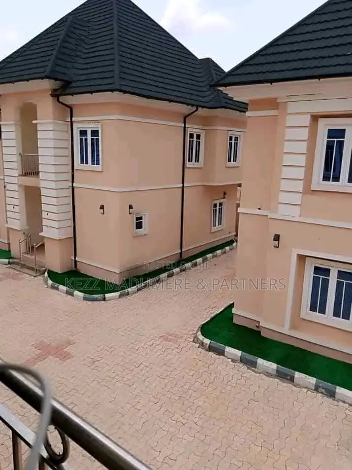 5bdrm Duplex in New Owerri , Imo for sale in Owerri