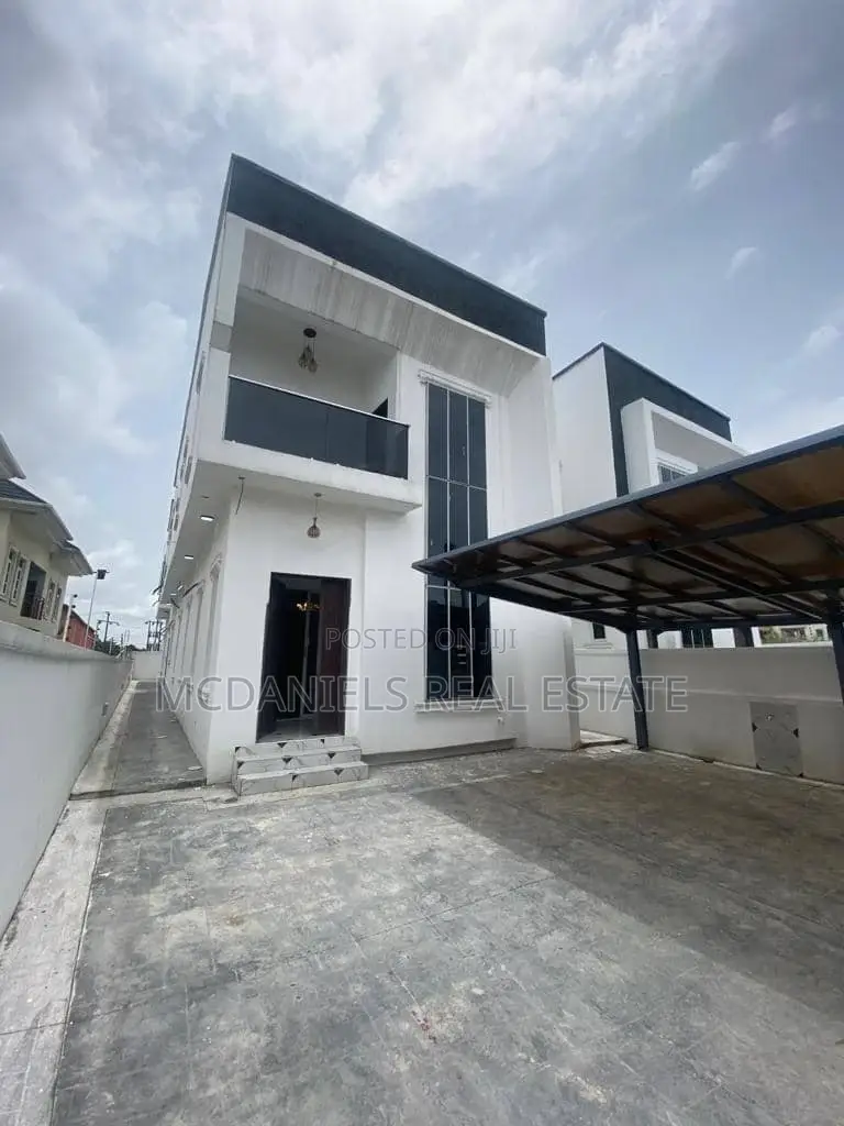 4bdrm Duplex in Chevron for sale in Chevron