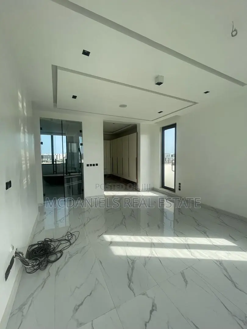 5bdrm Duplex in Ikate for sale in Ikate