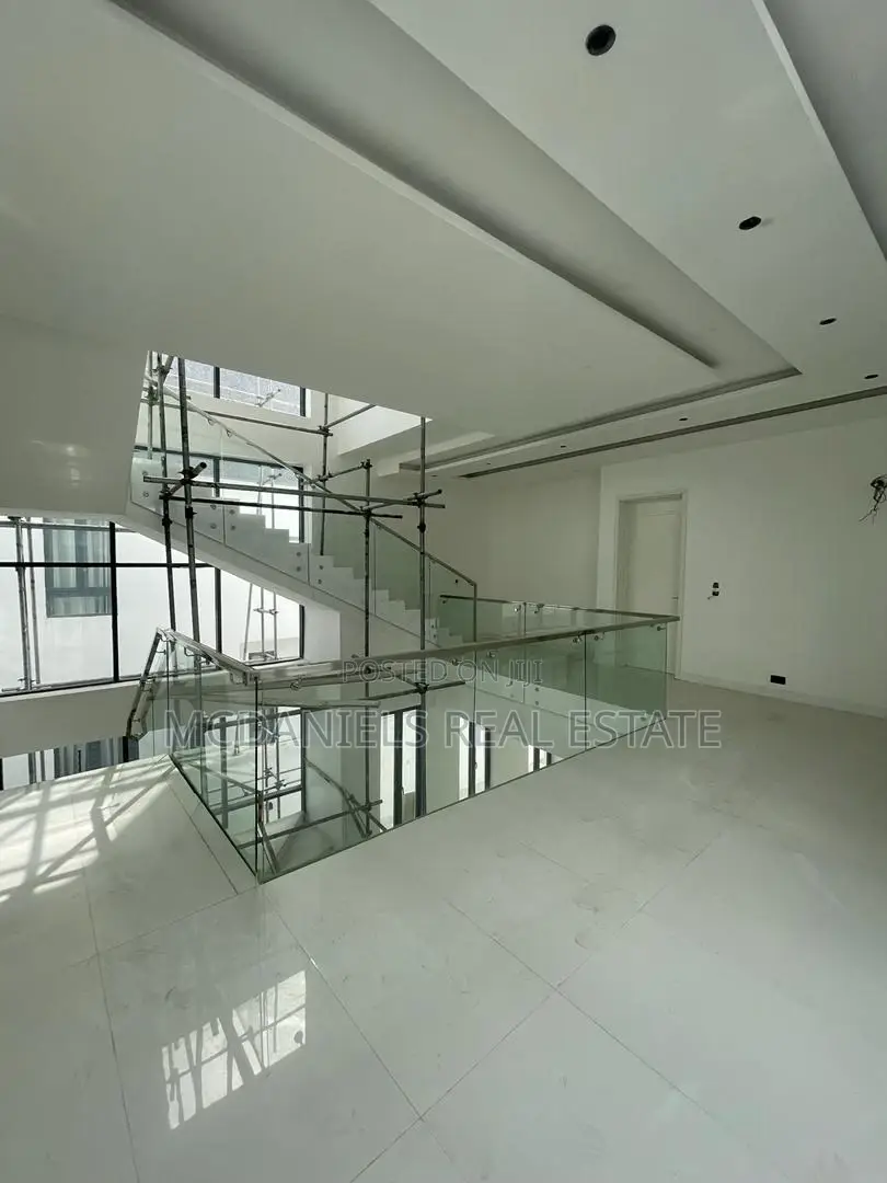 5bdrm Duplex in Osapa london for sale in Osapa london