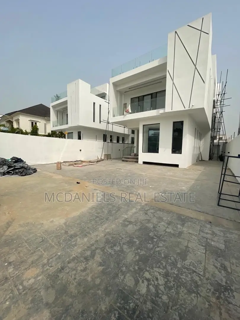 5bdrm Duplex in Osapa london for sale in Osapa london