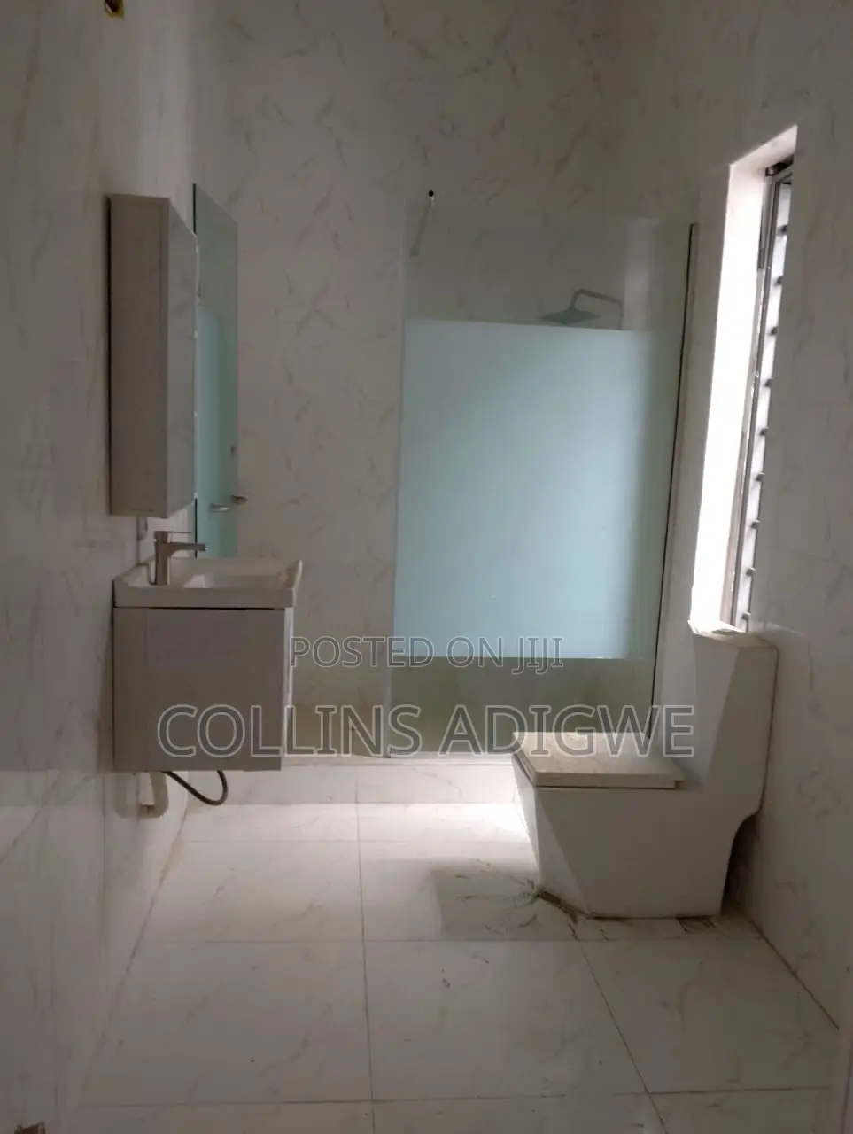 4bdrm Duplex in Mini Estate Chevron for sale in Chevron