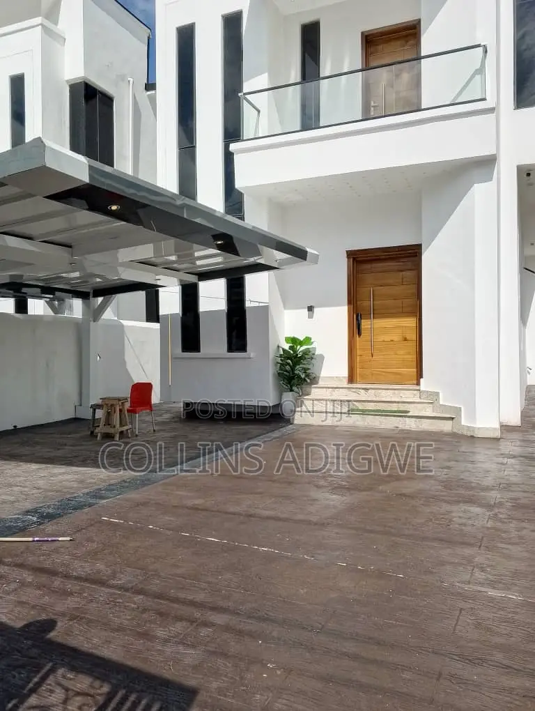 5bdrm Duplex in Ikota Villa for sale in Ikota