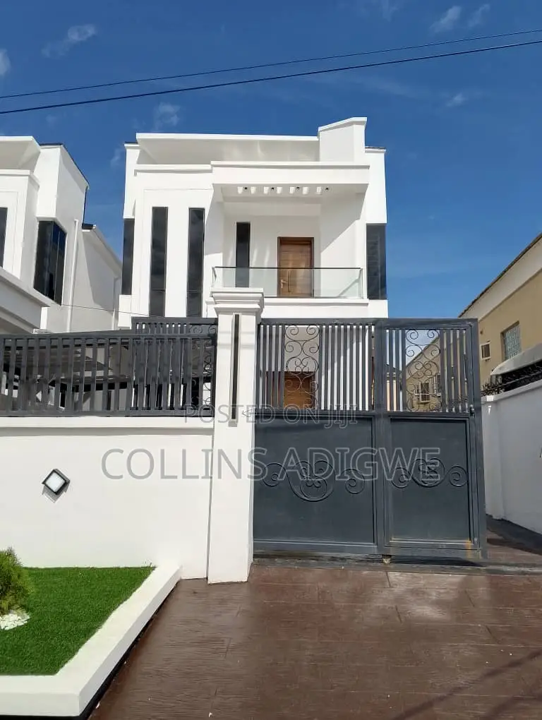 5bdrm Duplex in Ikota Villa for sale in Ikota