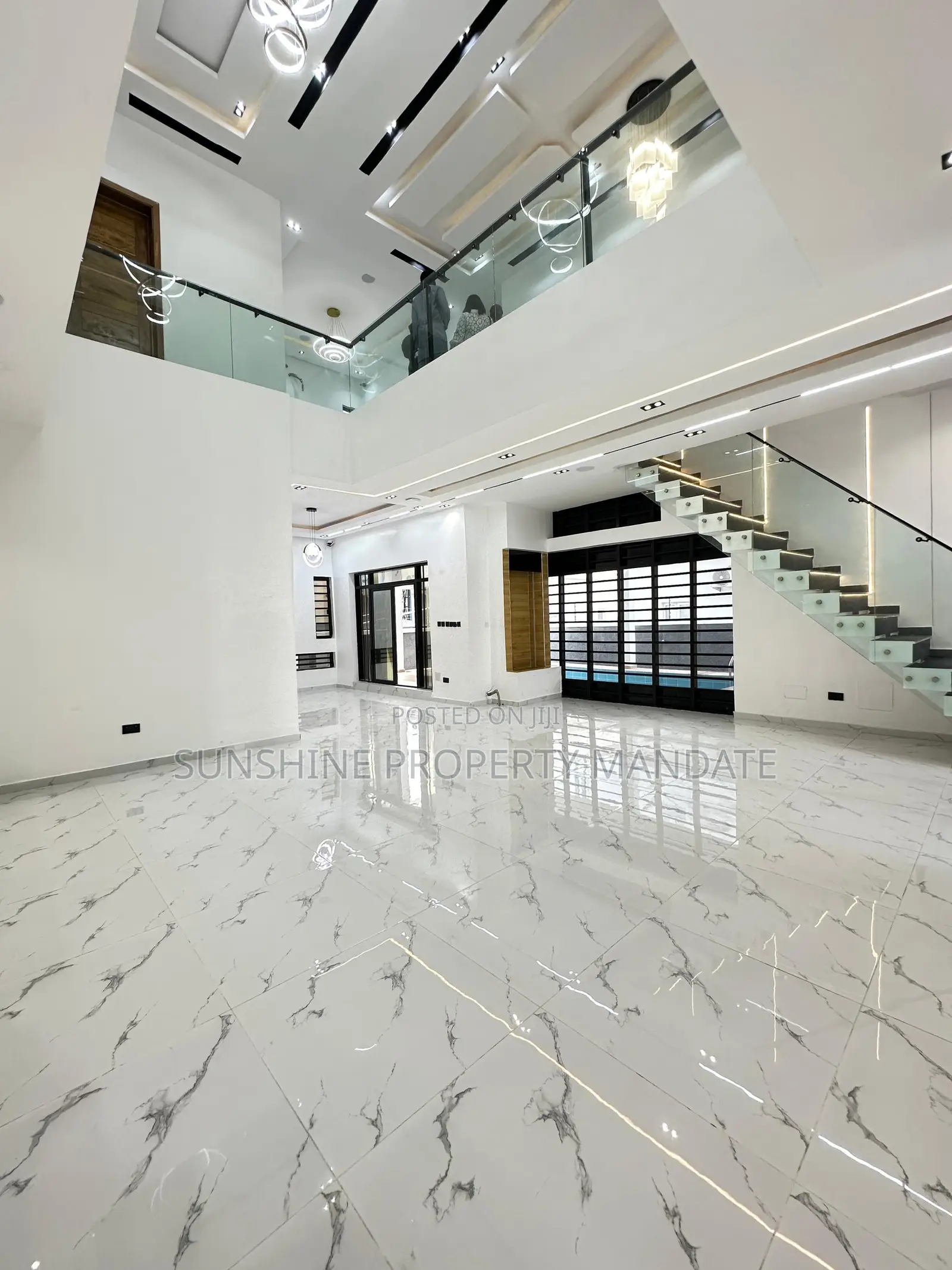 5bdrm Duplex in Osapa London for sale in Osapa london