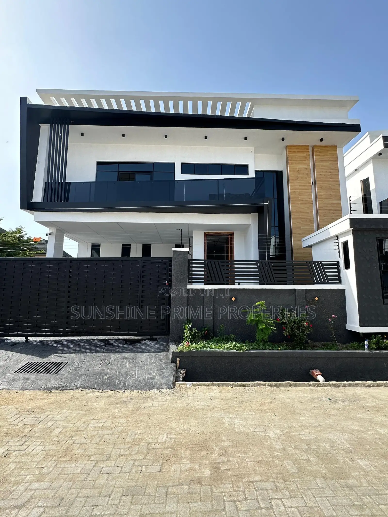 5bdrm Duplex in Osapa London for sale in Osapa london