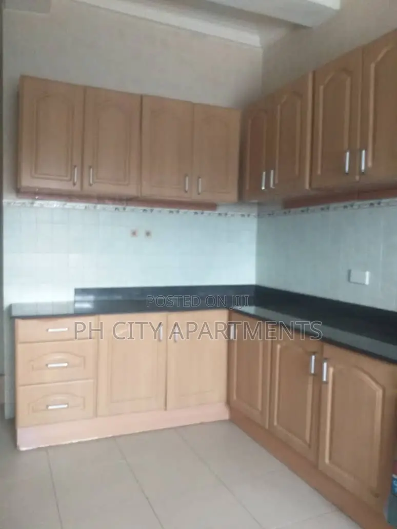 2bdrm Block of Flats in Woji for rent in Woji