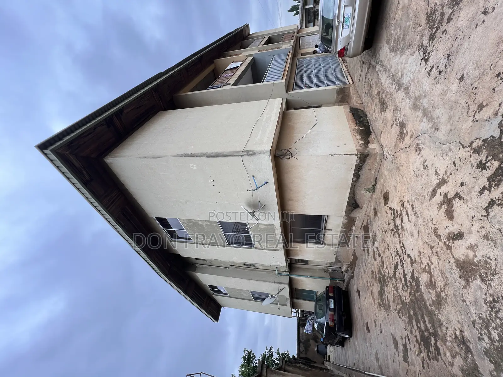 18bdrm Block of Flats in Near Iwo Road, Ibadan for sale in Ibadan