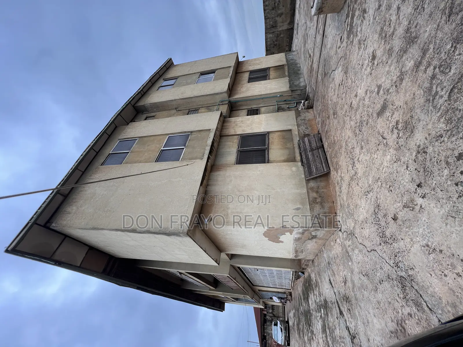 18bdrm Block of Flats in Near Iwo Road, Ibadan for sale in Ibadan