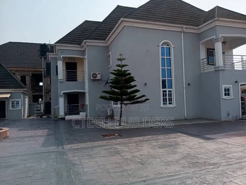 7bdrm Duplex in Benin City for sale in Benin City