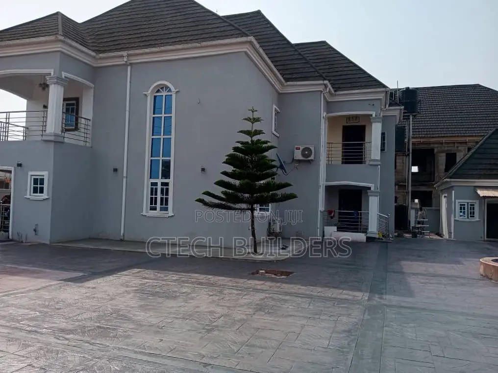 7bdrm Duplex in Benin City for sale in Benin City