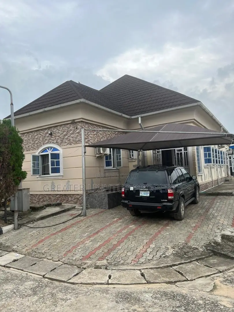Furnished 4bdrm Bungalow in Satellite, Amuwo-Odofin for sale in Amuwo-Odofin