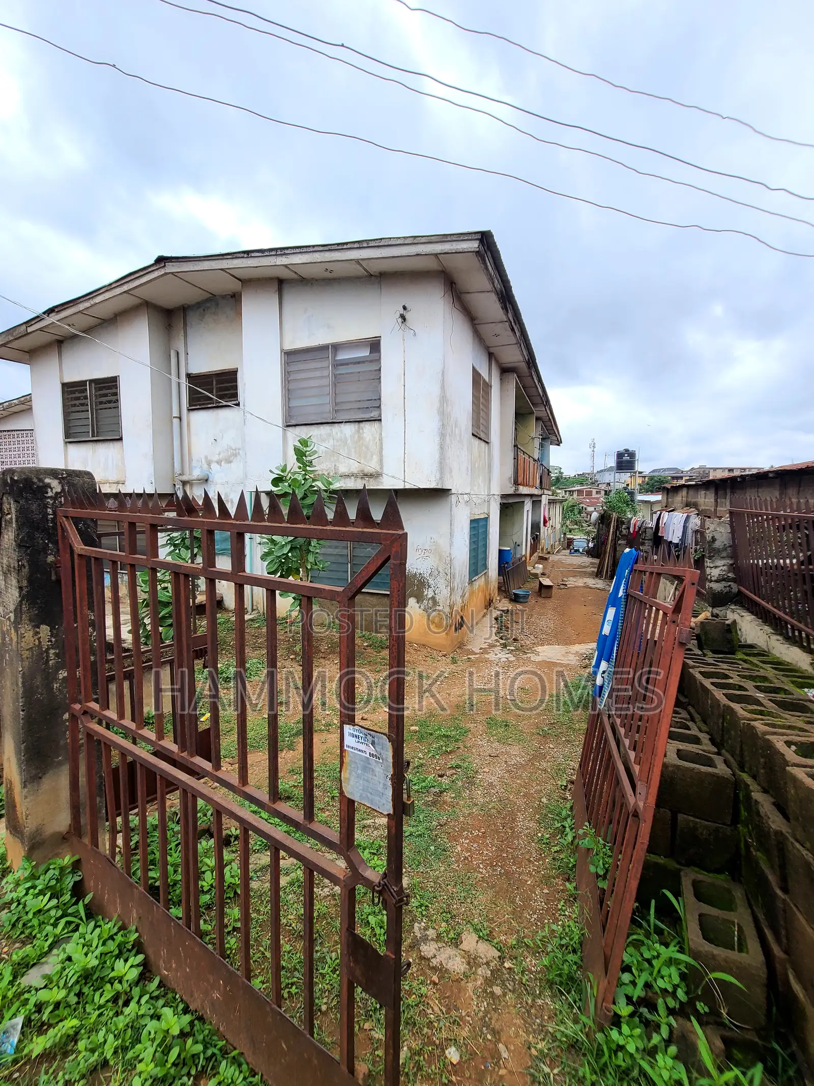 Investment 4 Flats of 3-Bedroom at Orogun, U.I Area,Ibadan. in Agbowo