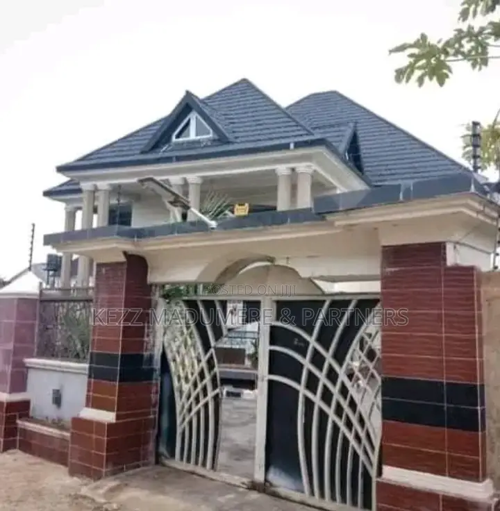 Furnished 6bdrm Duplex in Akanawu Estate , for sale in Owerri