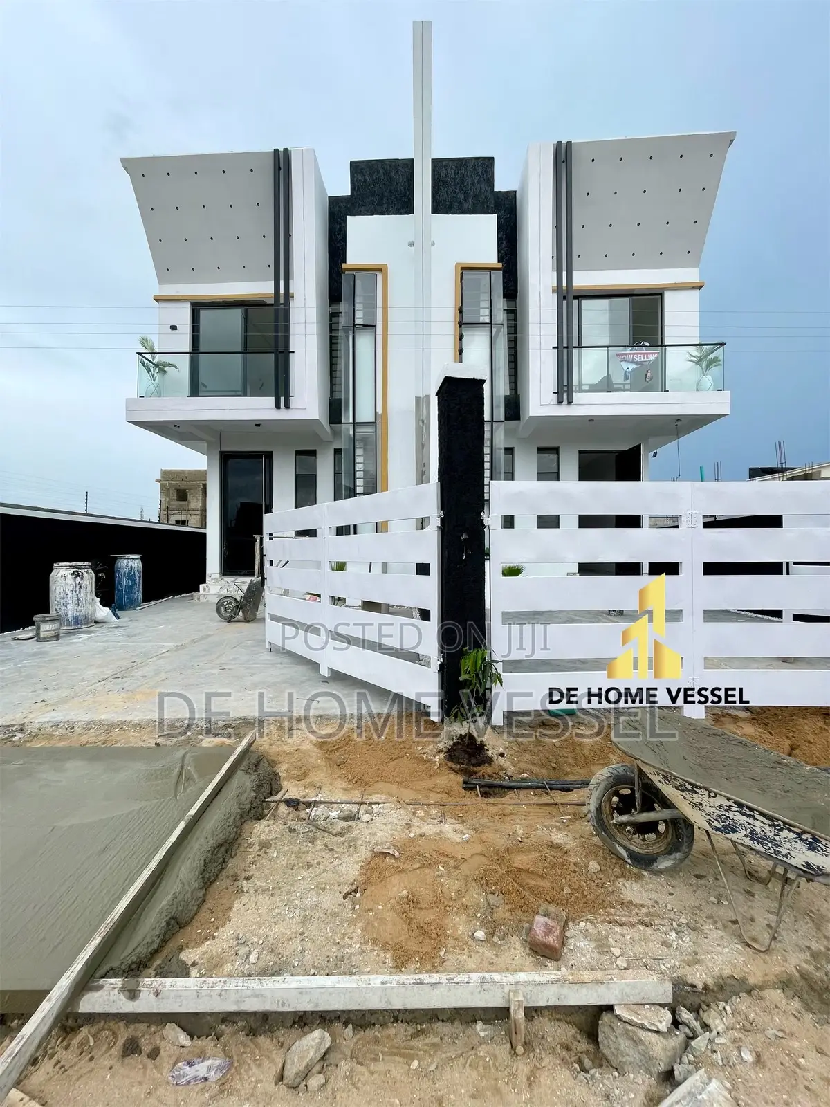 4bdrm Duplex in Ikota for sale in Ikota