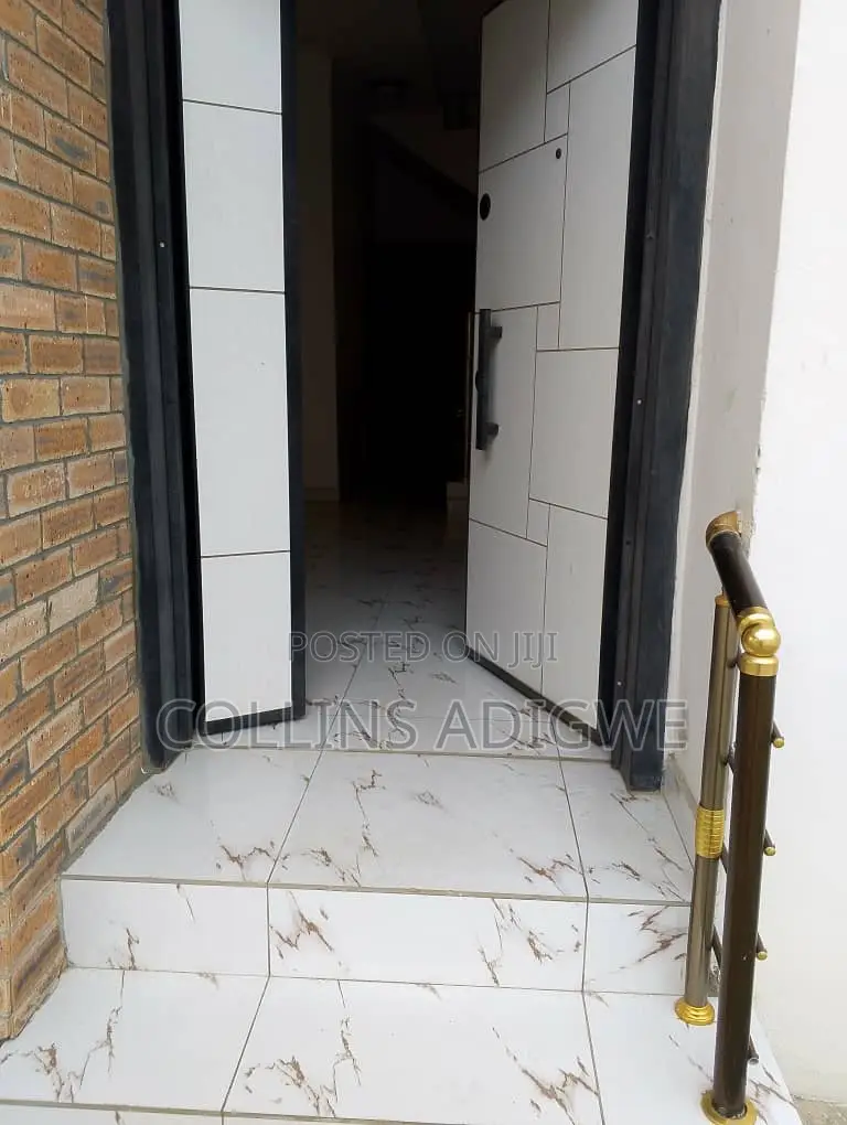4bdrm Duplex in Ikota Gra for sale in Ikota