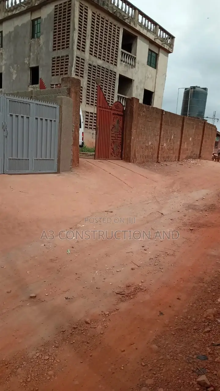 3bdrm Block of Flats in Iyana Church, Ibadan for sale in Ibadan