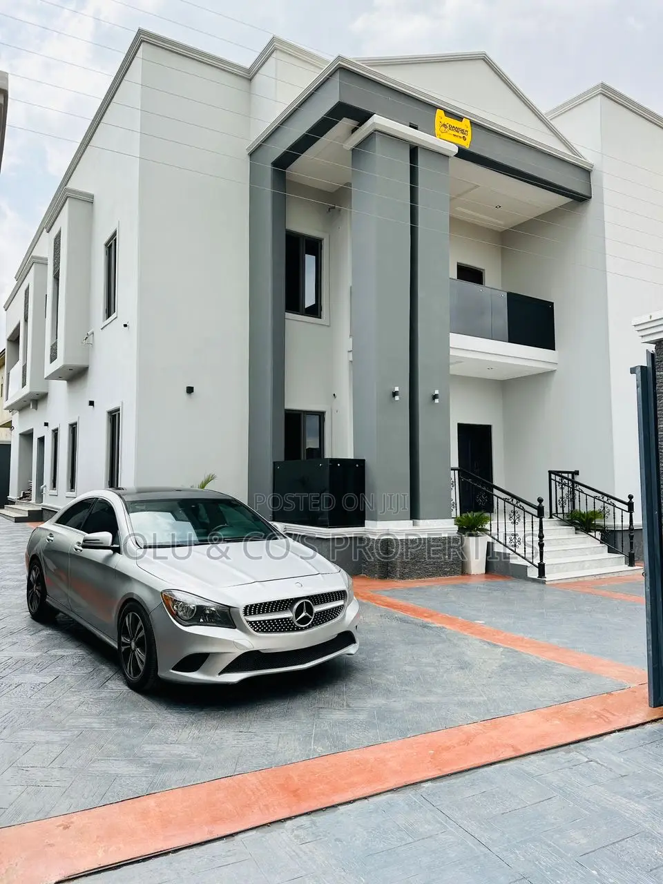 4bdrm Duplex in Apo Resettlement for sale in Apo Resettlement
