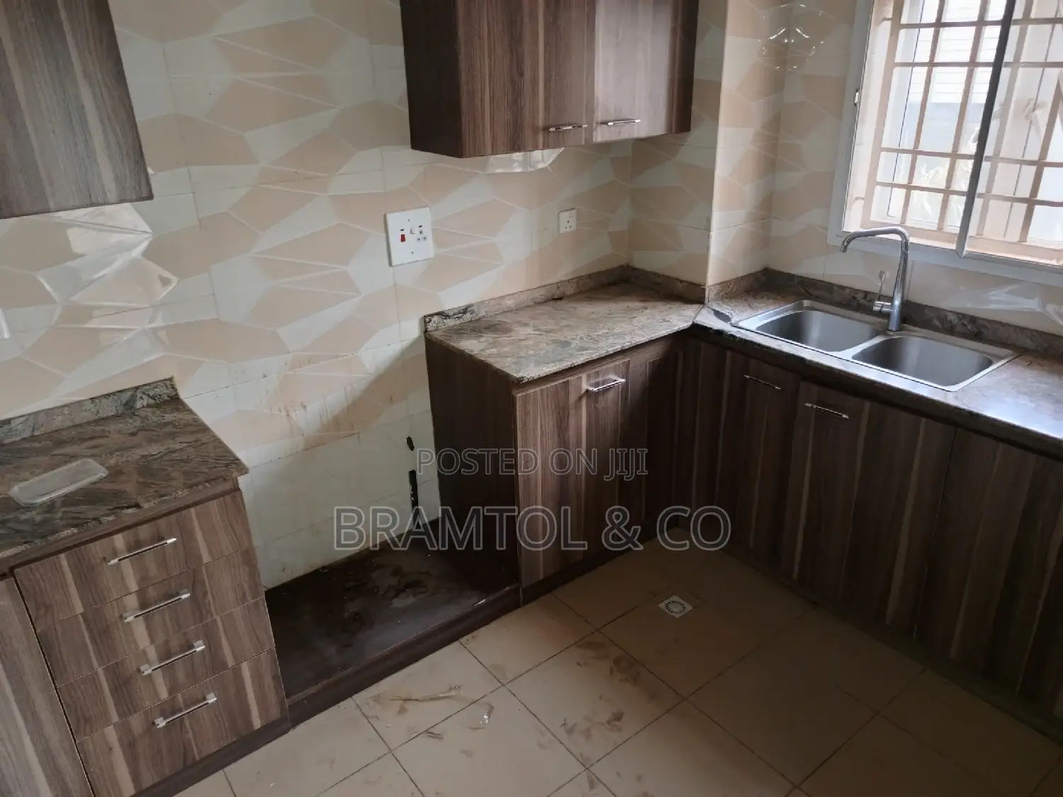3bdrm Block of Flats in Kaura for rent in Kaura