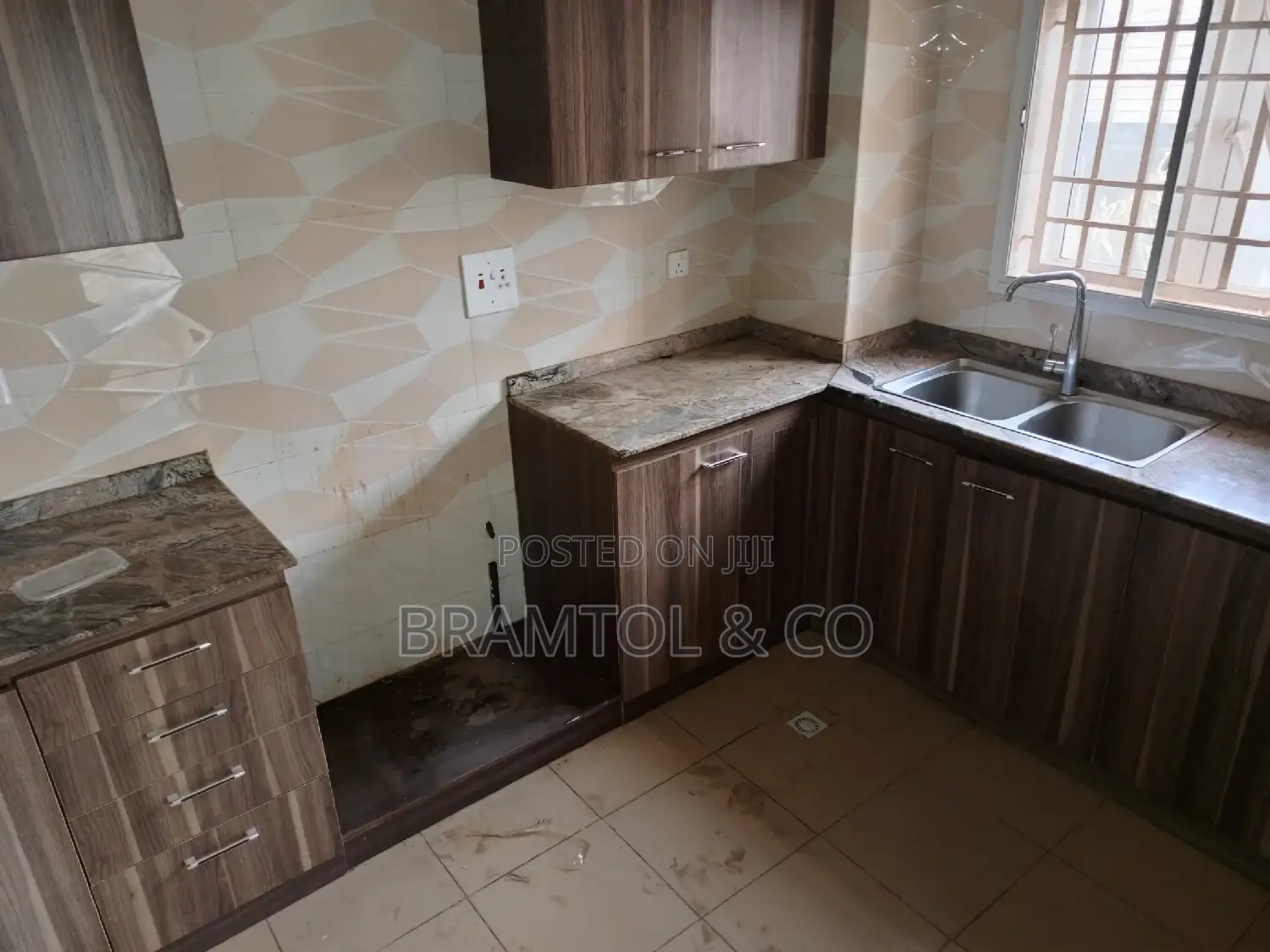 3bdrm Block of Flats in Kaura for rent in Kaura