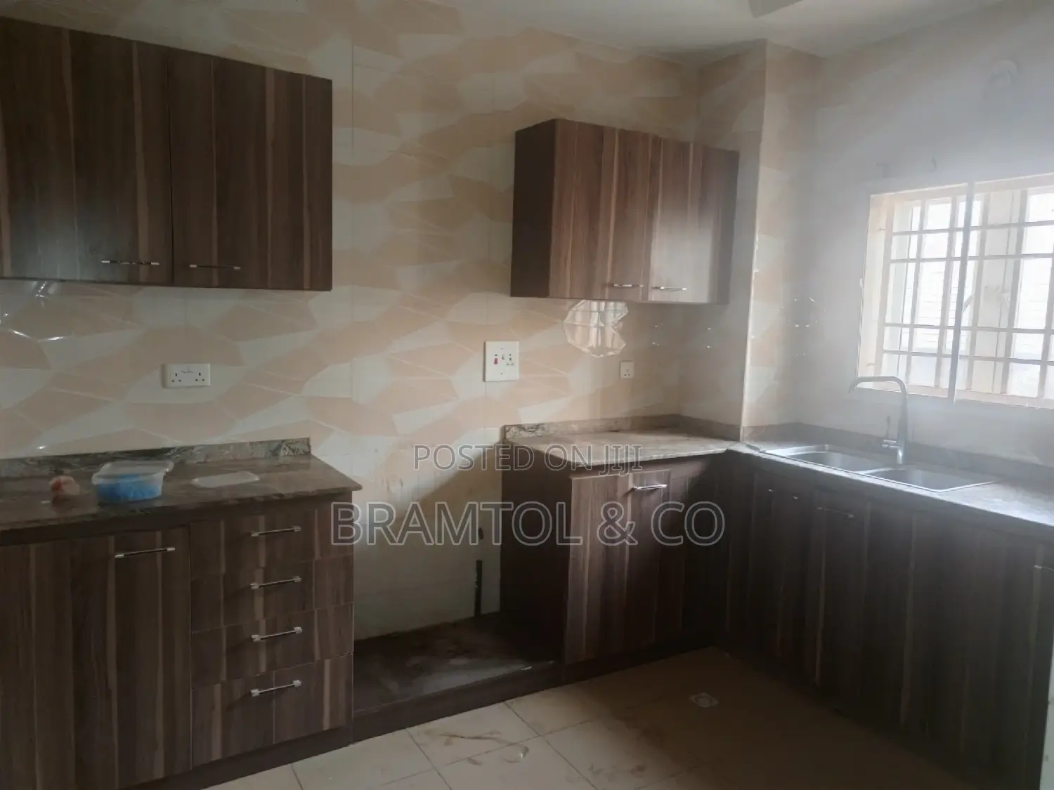 3bdrm Block of Flats in Kaura for rent in Kaura