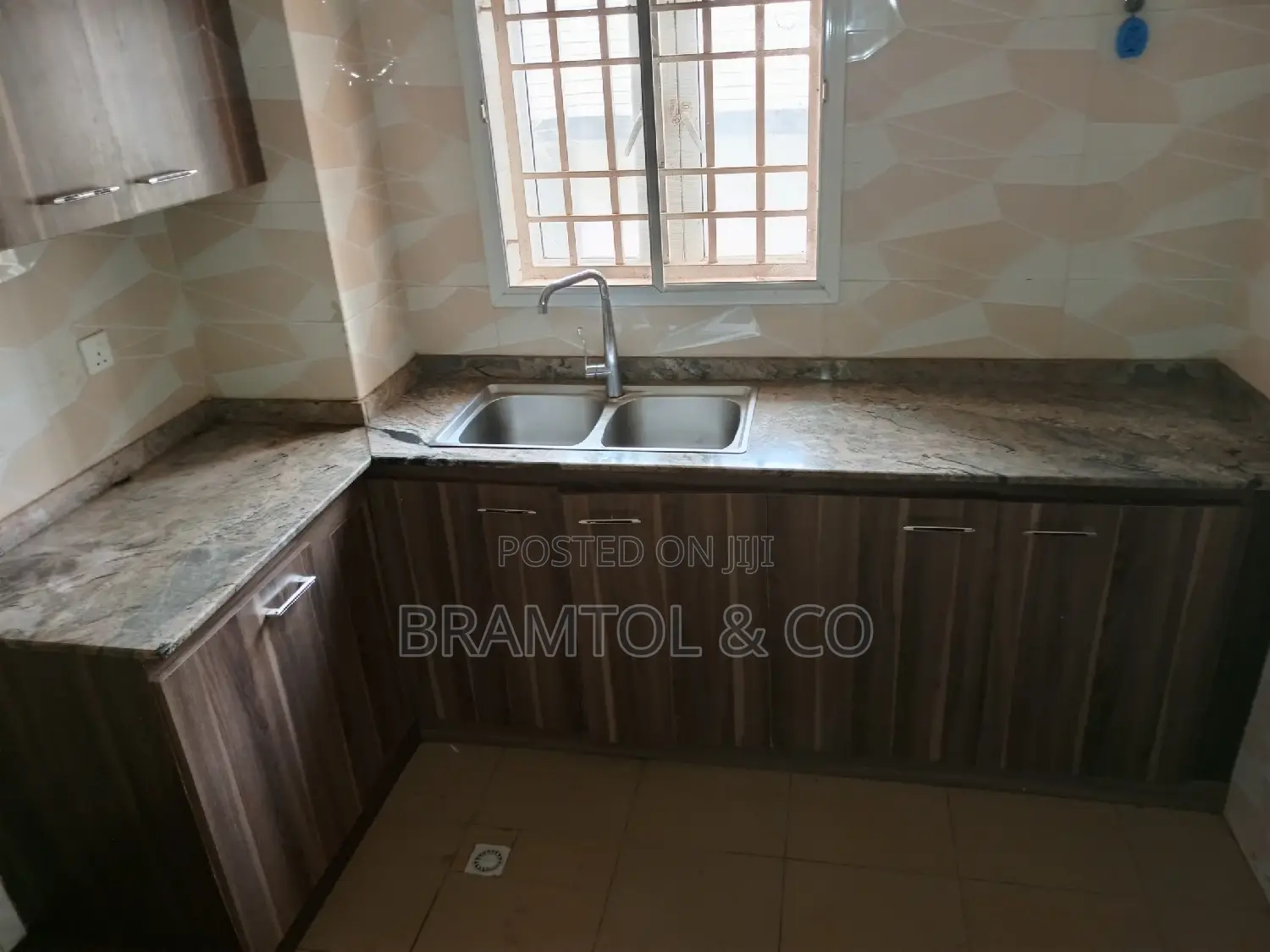3bdrm Block of Flats in Kaura for rent in Kaura