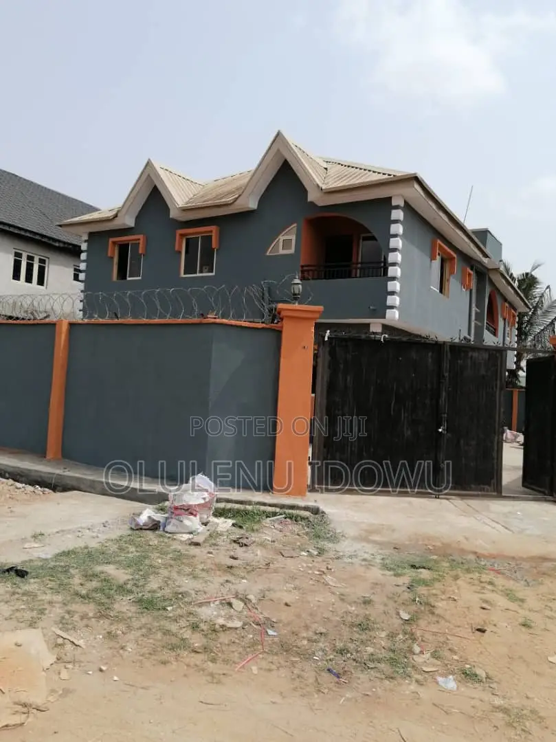 Furnished 2bdrm Block of Flats in Alimosho for sale in Alimosho