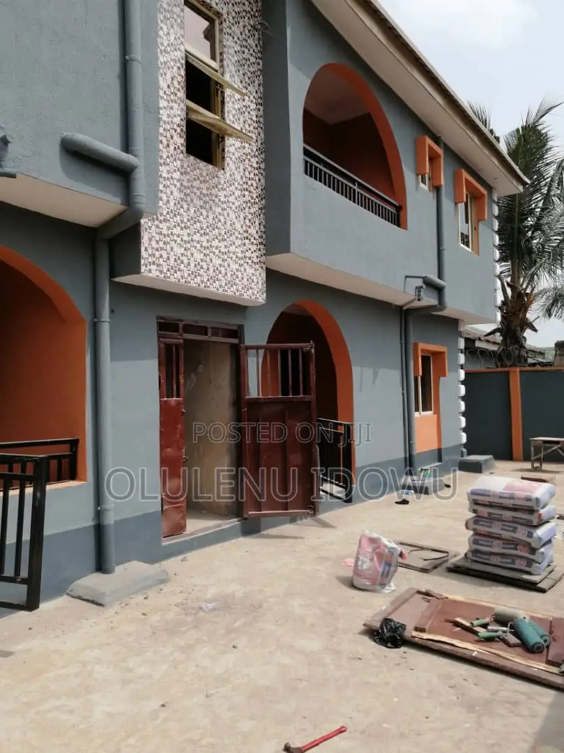Furnished 2bdrm Block of Flats in Alimosho for sale in Alimosho