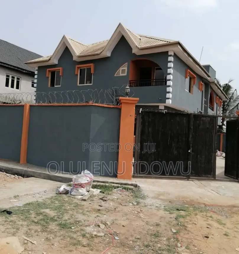 Furnished 2bdrm Block of Flats in Alimosho for sale in Alimosho