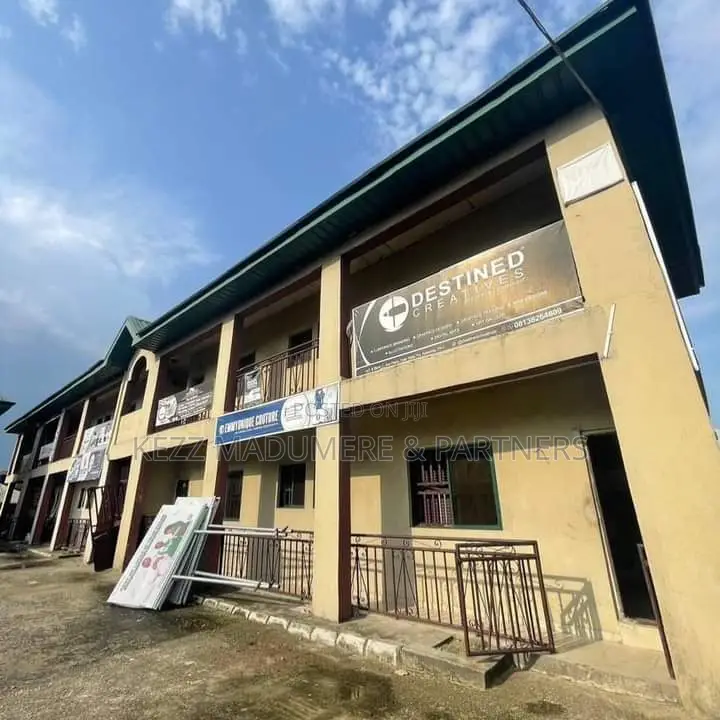 For Sale : Plaza With 22 Shops on 3 Plots in Port-Harcourt