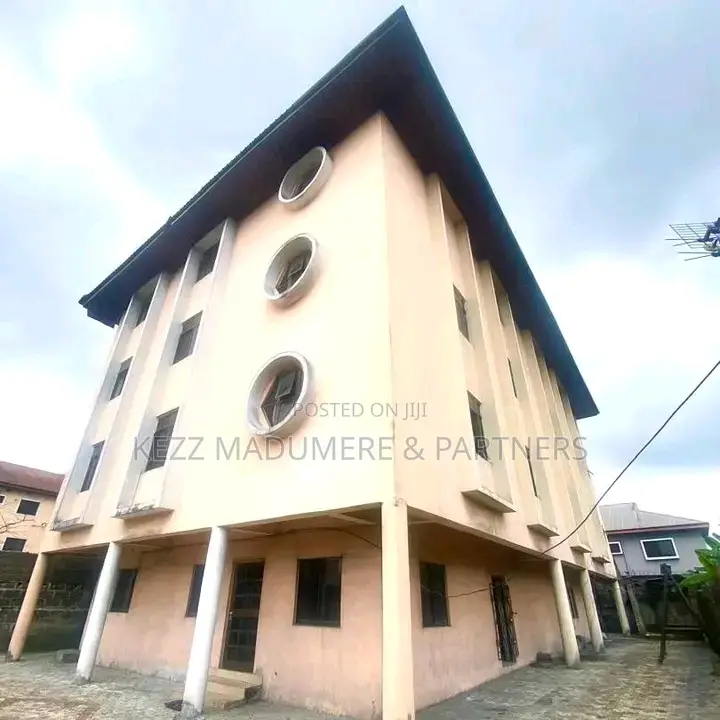 12bdrm Block of Flats in New Gra Phase 3 for sale in Port-Harcourt