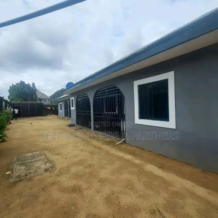 5bdrm Block of Flats in Sars Road , Port for sale in Port-Harcourt