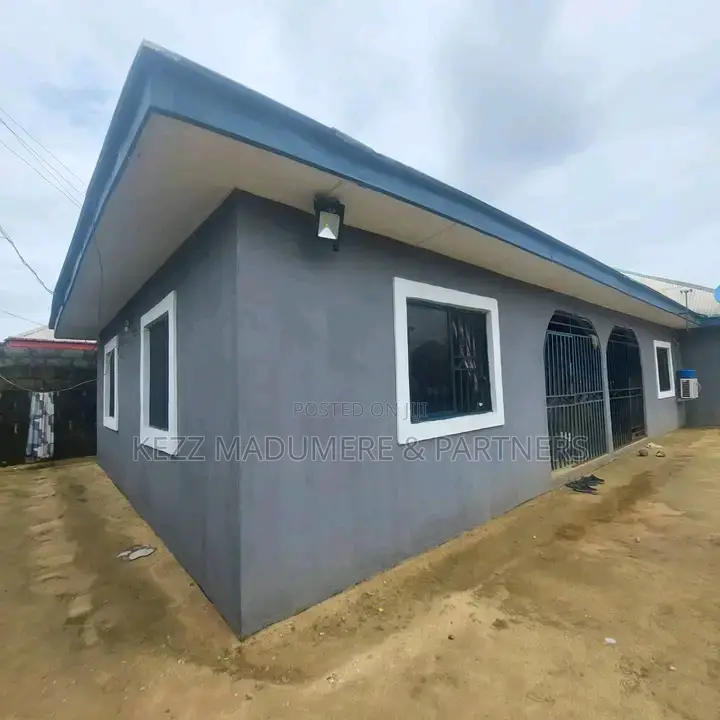 5bdrm Block of Flats in Sars Road , Port for sale in Port-Harcourt