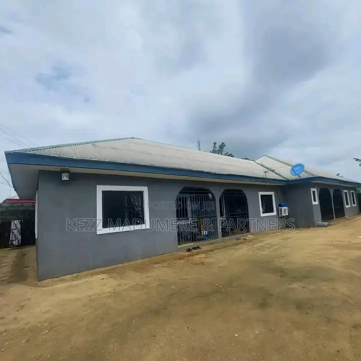5bdrm Block of Flats in Sars Road , Port for sale in Port-Harcourt