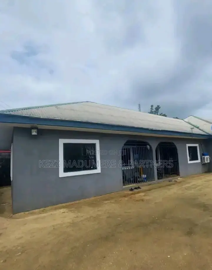 5bdrm Block of Flats in Sars Road , Port for sale in Port-Harcourt