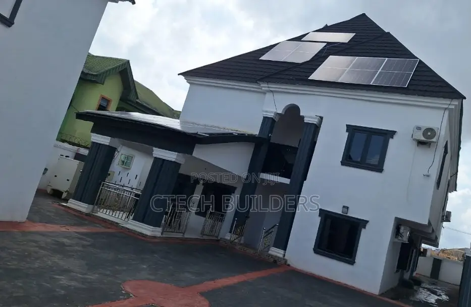 Furnished 7bdrm Apartment in Benin City for sale in Benin City