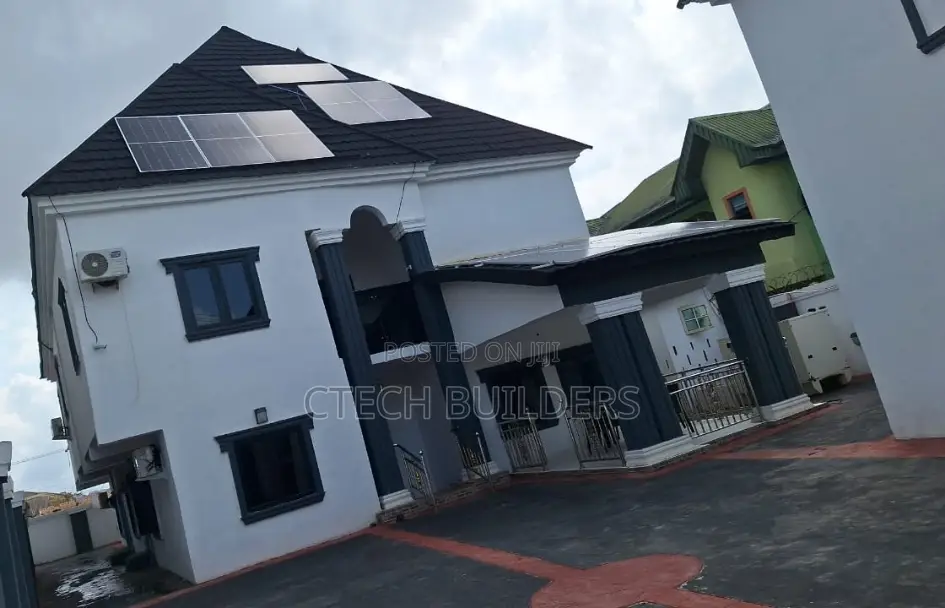 Furnished 7bdrm Apartment in Benin City for sale in Benin City