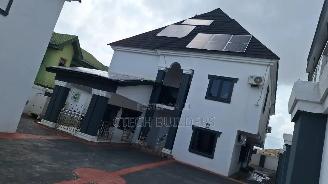 Furnished 7bdrm Apartment in Benin City for sale in Benin City