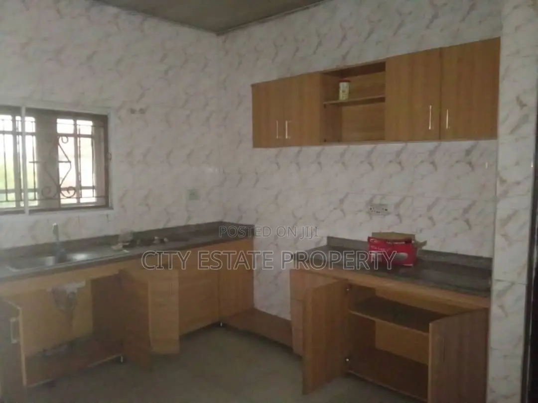 Furnished 10bdrm Block of Flats in Omachi Estate, Port-Harcourt in Port-Harcourt