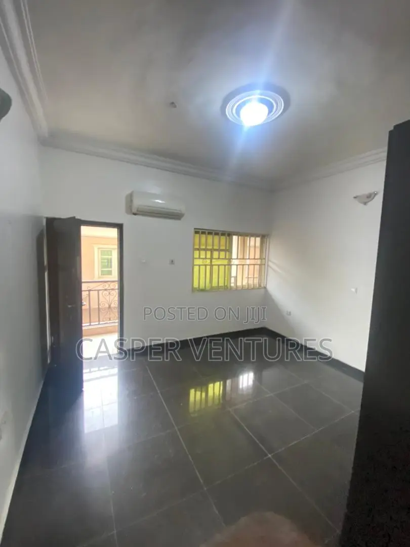 1bdrm Room & Parlour in Bera, Chevron for rent in Chevron