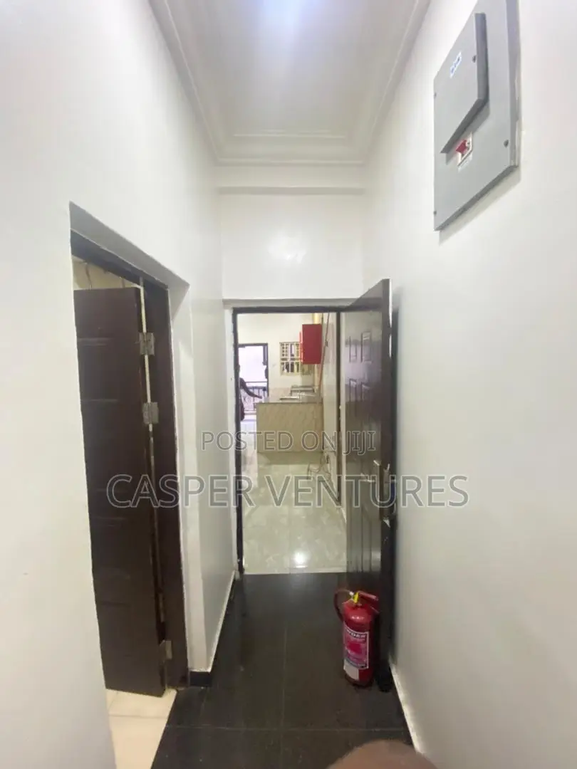 1bdrm Room & Parlour in Bera, Chevron for rent in Chevron