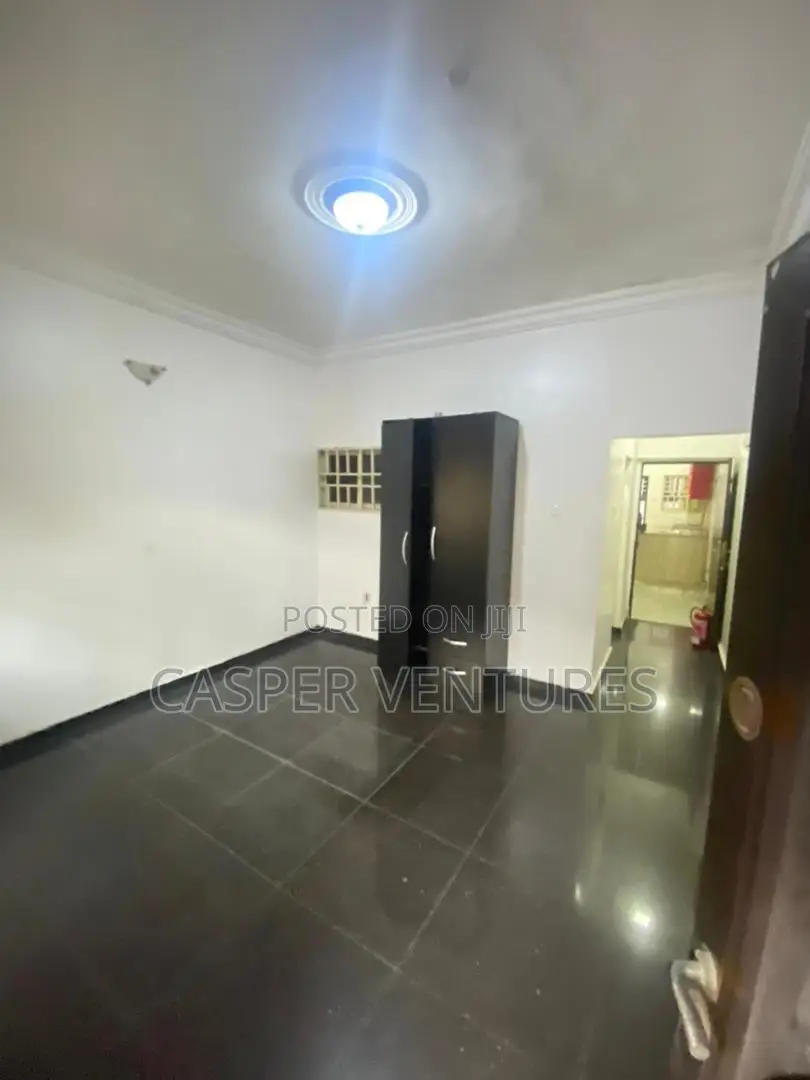 1bdrm Room & Parlour in Bera, Chevron for rent in Chevron