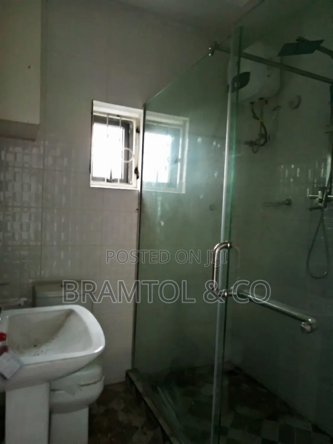 3bdrm Townhouse / Terrace in Naf Valley, Asokoro for rent in Asokoro