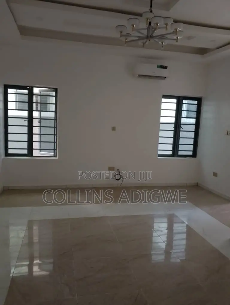 4bdrm Duplex in Orchid Estate for sale in Chevron