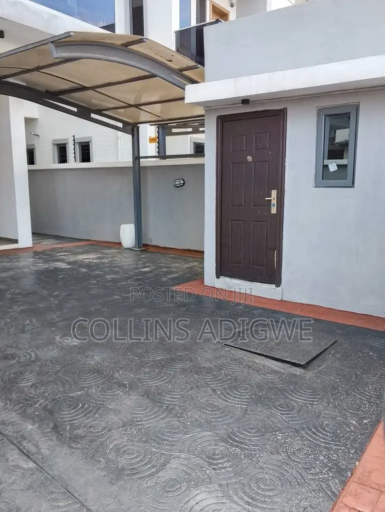 4bdrm Duplex in Orchid Estate for sale in Chevron