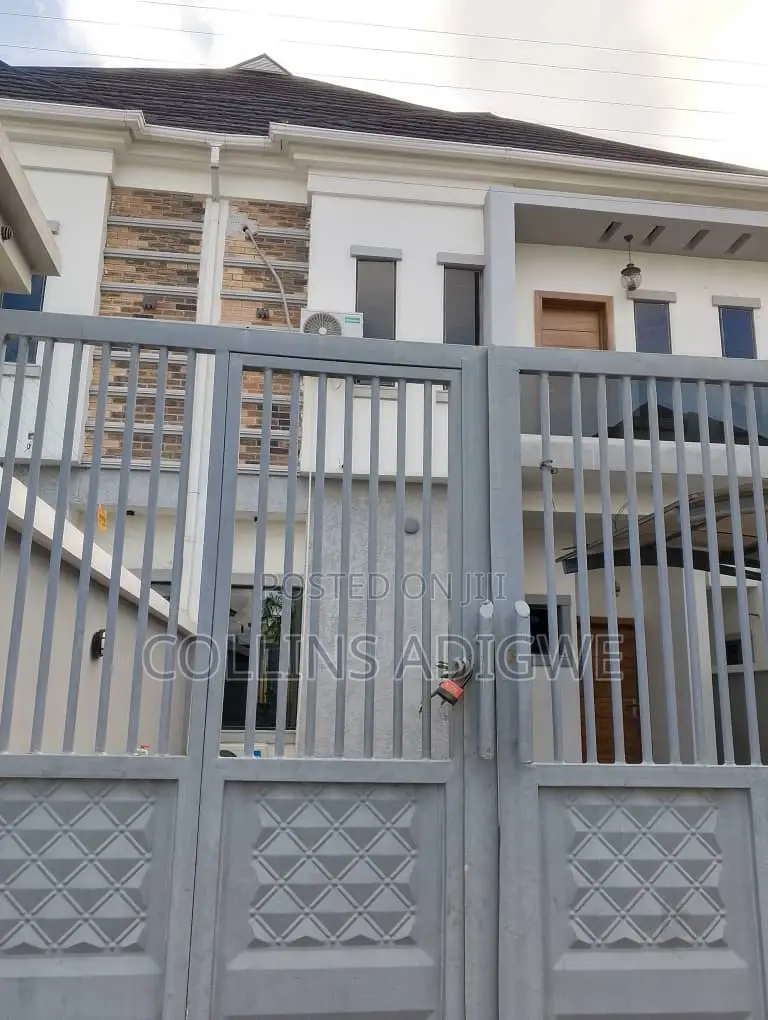 4bdrm Duplex in Orchid Estate for sale in Chevron