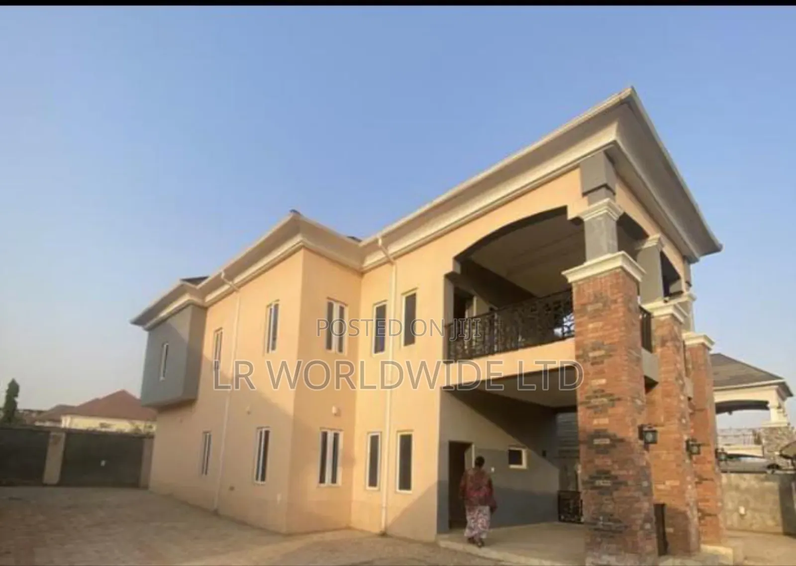5bdrm Duplex in Lugbe District for sale in Lugbe District
