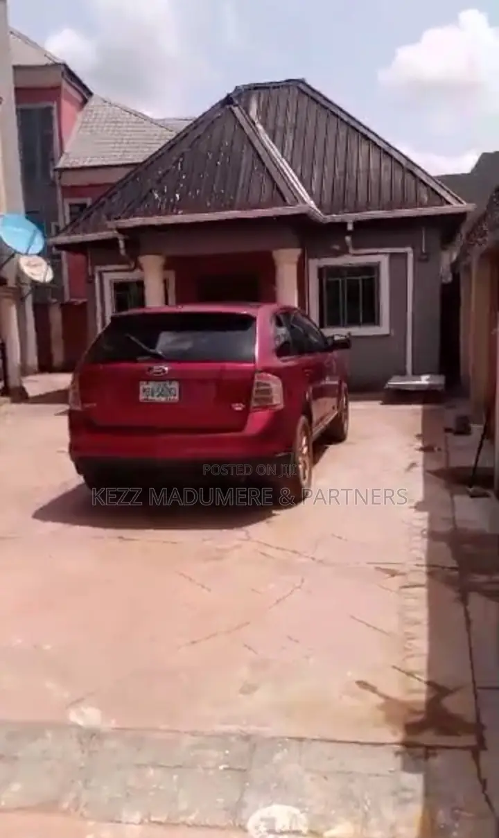 2bdrm Block of Flats in World Bank , Owerri for sale in Owerri