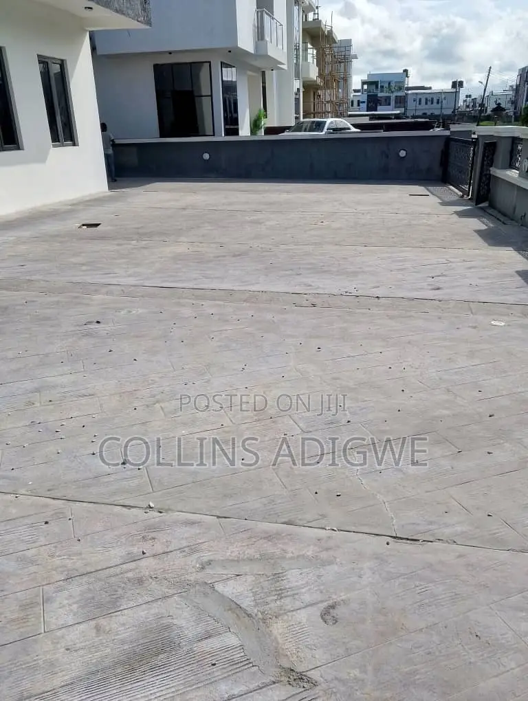 5bdrm Duplex in Call To Enter Estate, Chevron for sale in Chevron